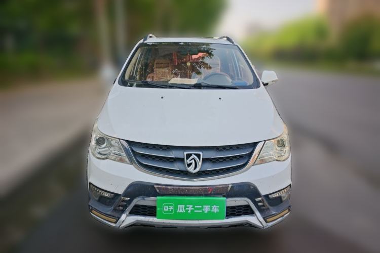 Used Baojun 730 2014 1.5L Manual Luxury Navigation ESP Version 7 Seats Front