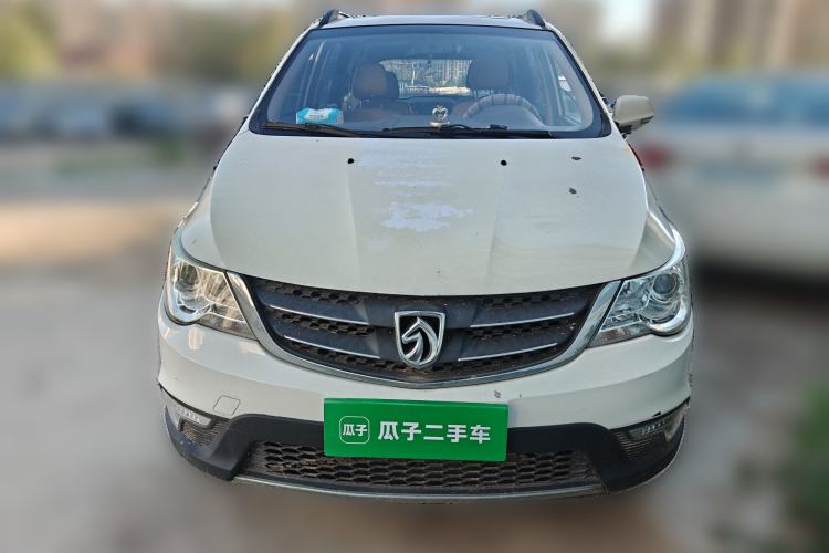 Used Baojun 730 2014 1.5L manual luxury trim 7 seats Front