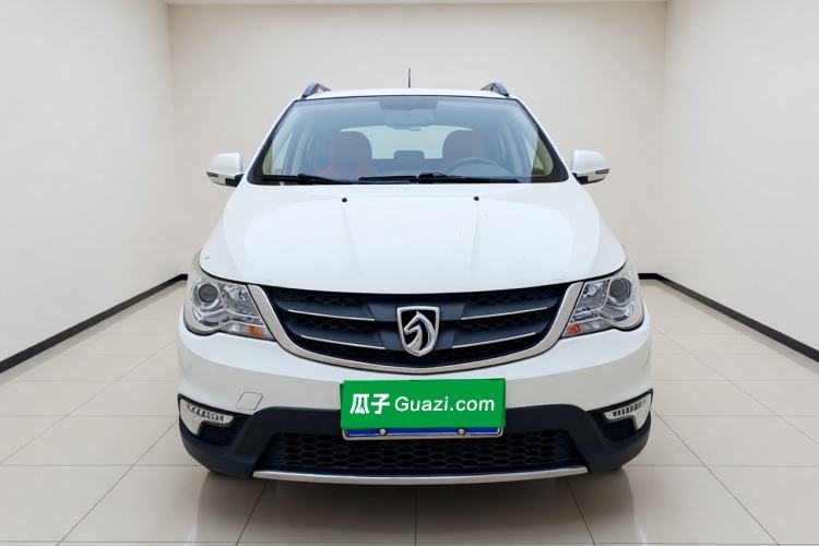 Used Baojun 730 2014 1.5L manual Comfort ESP version 7 seats Front