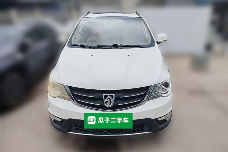 Used Baojun 730 2014 1.5L Manual Luxury Navigation ESP Version 7 Seats Front