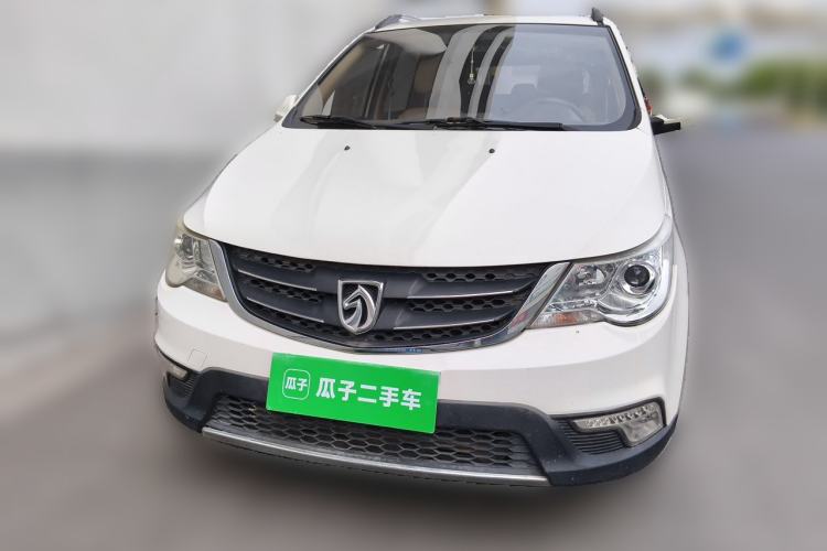 Used Baojun 730 2014 1.5L manual Comfort ESP version 7 seats Front