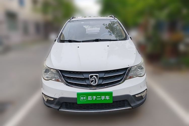 Used Baojun 730 2014 1.5L manual Comfort ESP version 7 seats Front