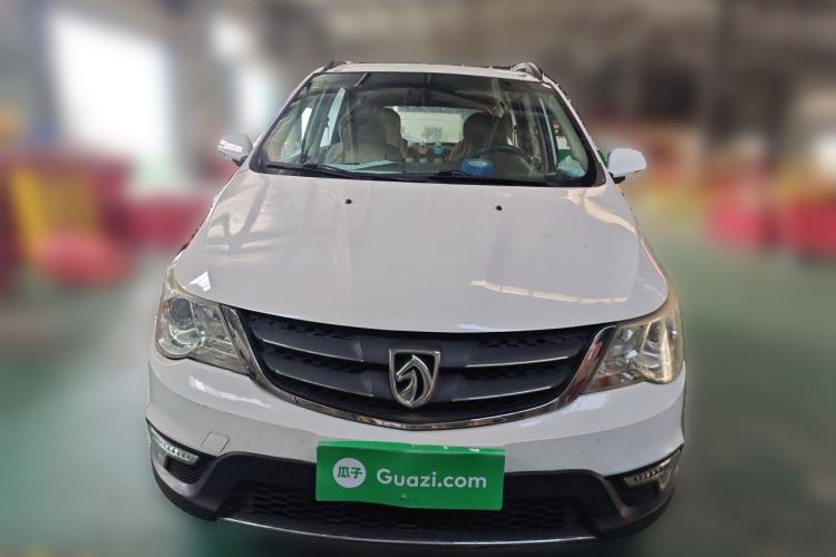 Used Baojun 730 2014 1.5L manual Comfort version 7 seats Front