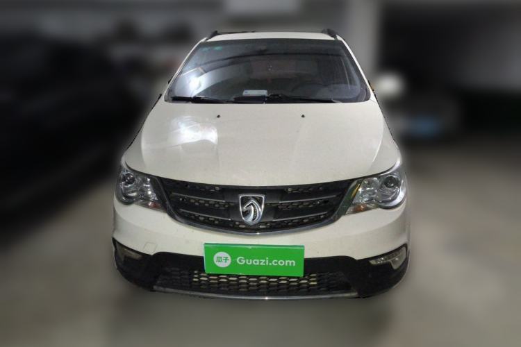 Used Baojun 730 2014 1.5L manual Comfort version 7 seats Front