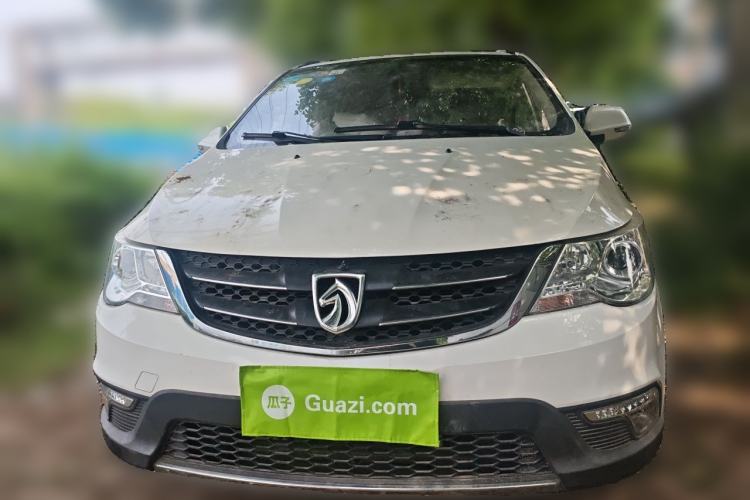 Used Baojun 730 2014 1.5L Manual Luxury Navigation ESP Version 7 Seats Front