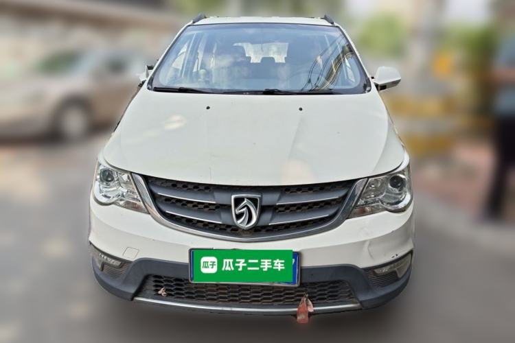 Used Baojun 730 2014 1.5L manual Comfort ESP version 7 seats Front