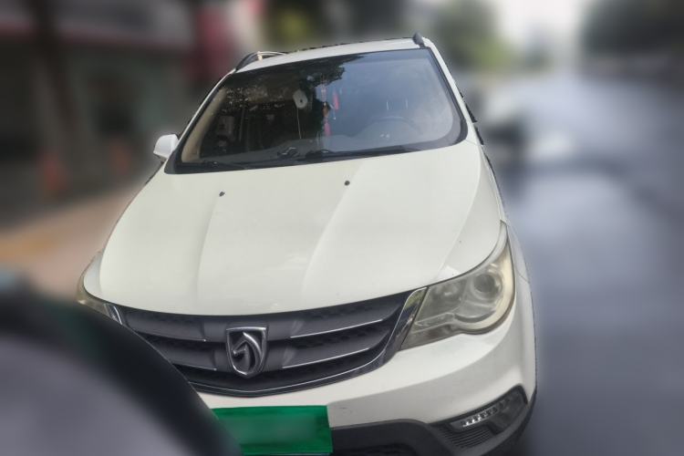 Used Baojun 730 2014 1.5L manual Comfort version 7 seats Front