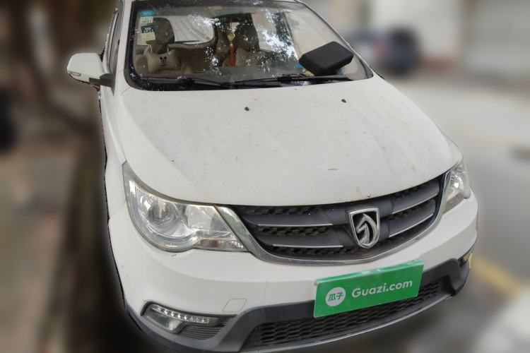 Used Baojun 730 2014 1.5L manual Comfort version 7 seats Front