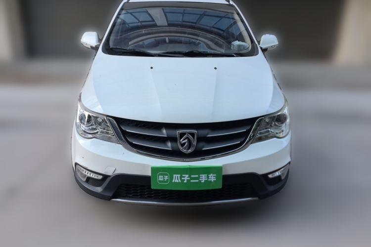 Used Baojun 730 2014 1.5L manual Comfort ESP version 7 seats Front