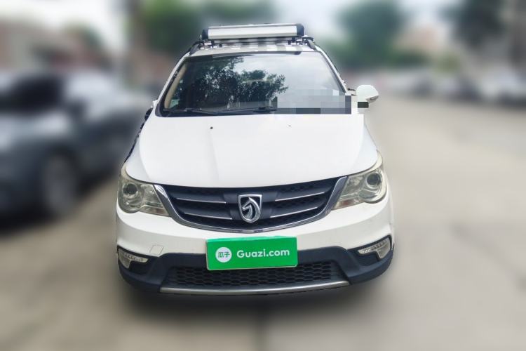 Used Baojun 730 2014 1.8L manual Comfort trim 7-seater Front