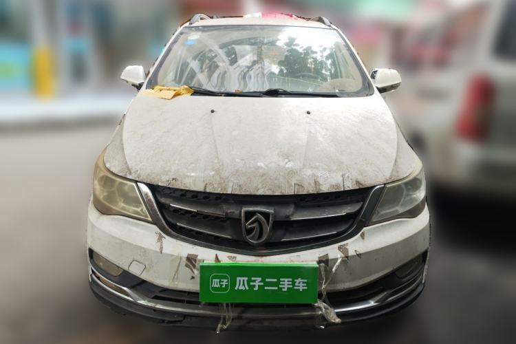 Used Baojun 730 2014 1.5L manual Comfort version 7 seats Front