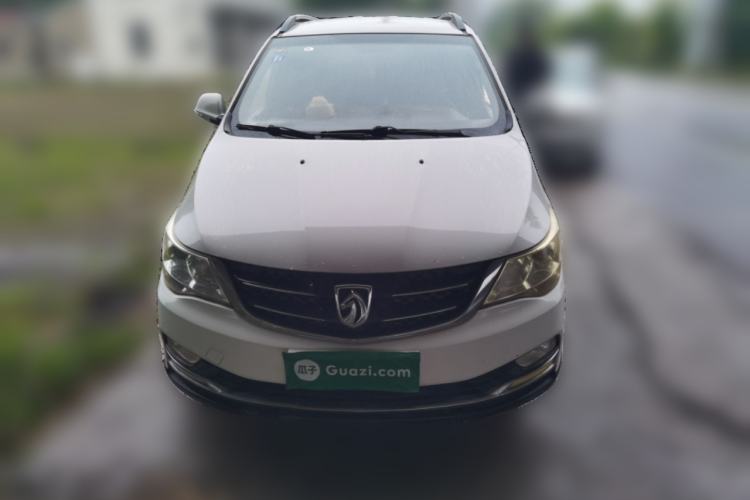 Used Baojun 730 2014 1.5L manual Comfort ESP version 7 seats Front