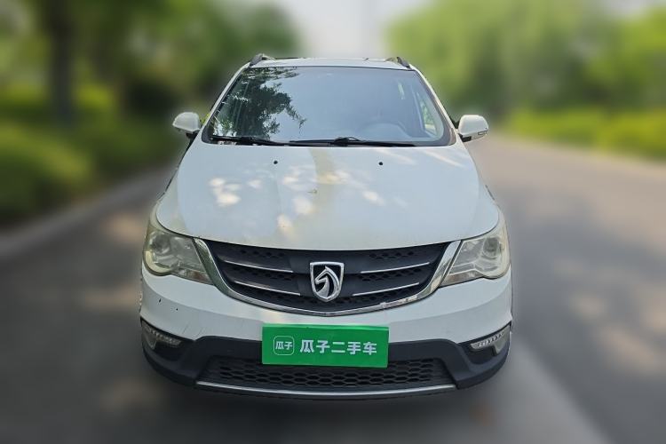 Used Baojun 730 2014 1.5L Manual Luxury Navigation ESP Version 7 Seats Front