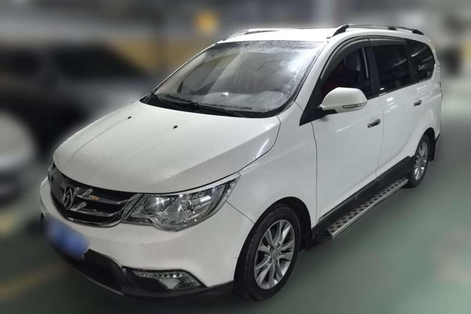 Used Baojun 730 2014 1.5L manual Comfort version 7 seats Front Left 45 Deg