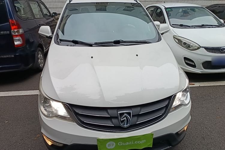 Used Baojun 730 2014 1.5L Manual Luxury Navigation ESP Version 7 Seats Front