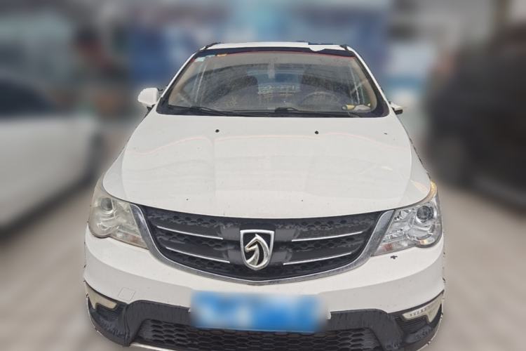 Used Baojun 730 2014 1.8L manual Comfort trim 7-seater Front