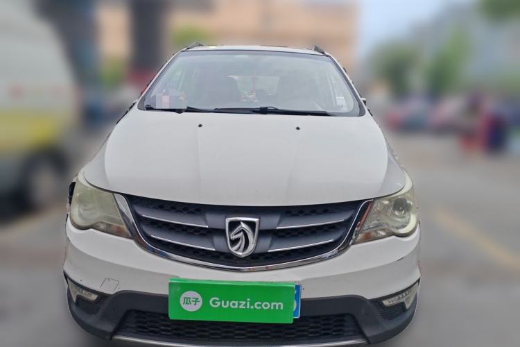 Used Baojun 730 2014 1.5L manual luxury trim 7 seats Front