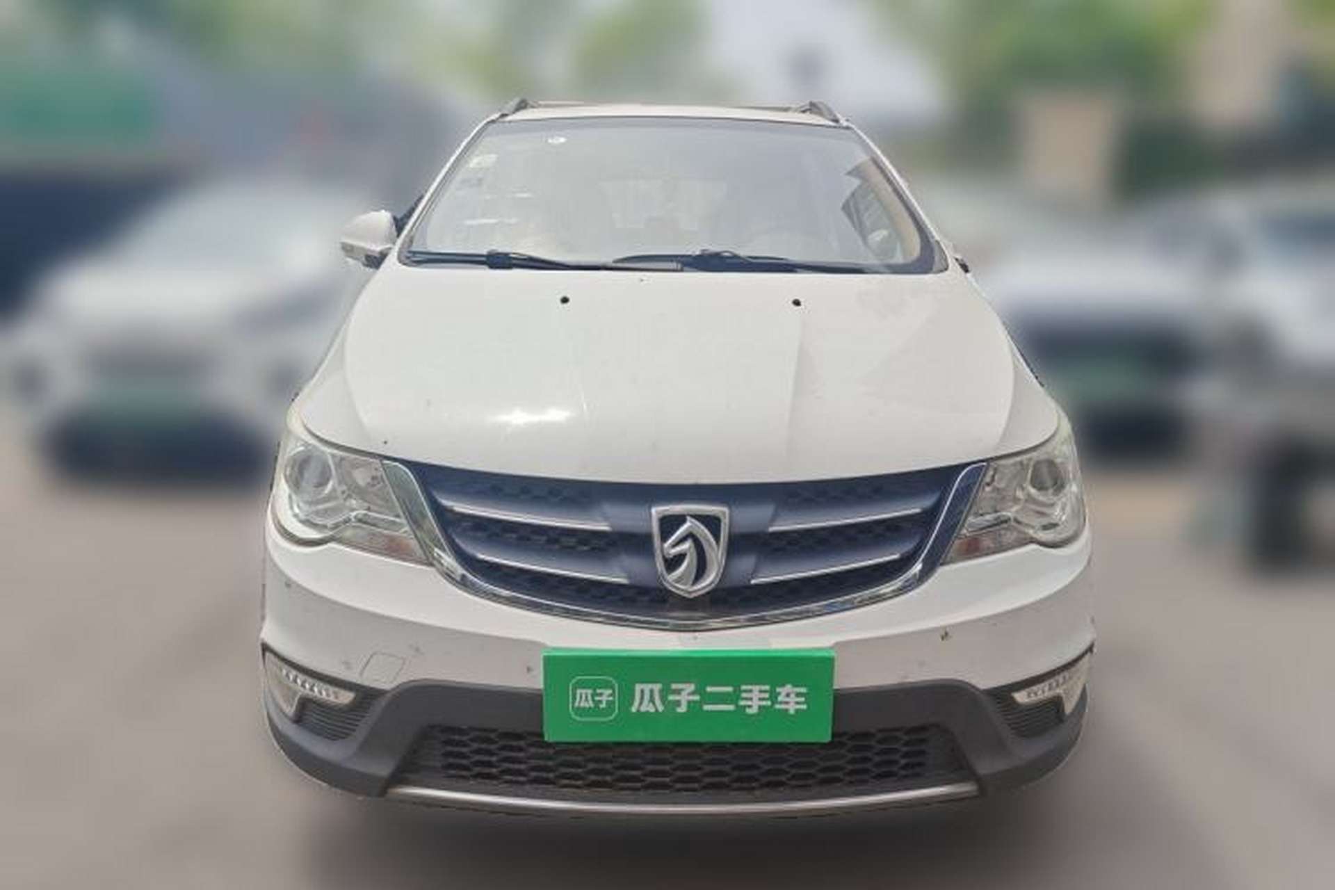 Used Baojun 730 2014 1.5L Manual Luxury Navigation ESP Version 7 Seats Front