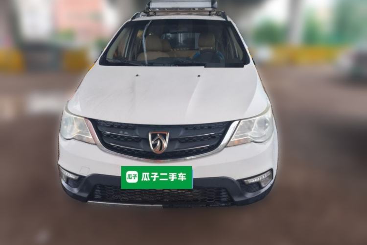 Used Baojun 730 2014 1.5L manual luxury trim 7 seats Front