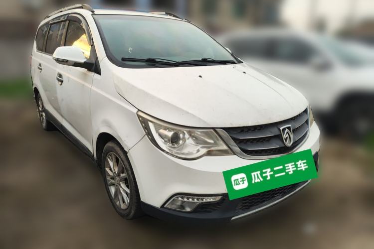 Used Baojun 730 2014 1.5L manual Comfort version 7 seats Front Right 45 Deg