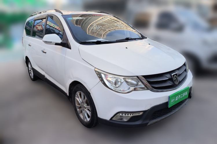 Used Baojun 730 2014 1.5L Manual Luxury Navigation ESP Version 7 Seats Front Right 45 Deg
