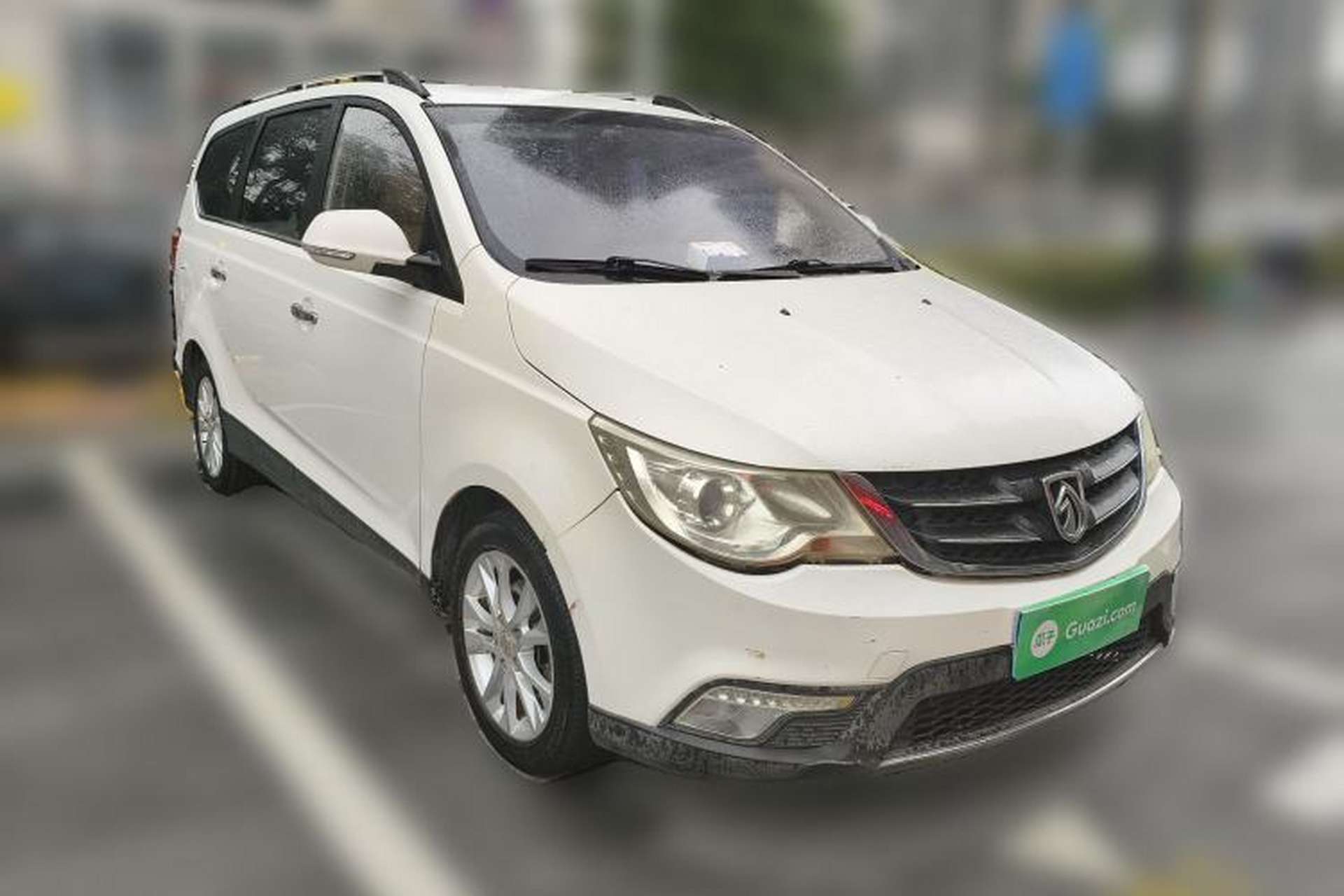 Used Baojun 730 2014 1.5L manual Comfort version 7 seats Front Right 45 Deg