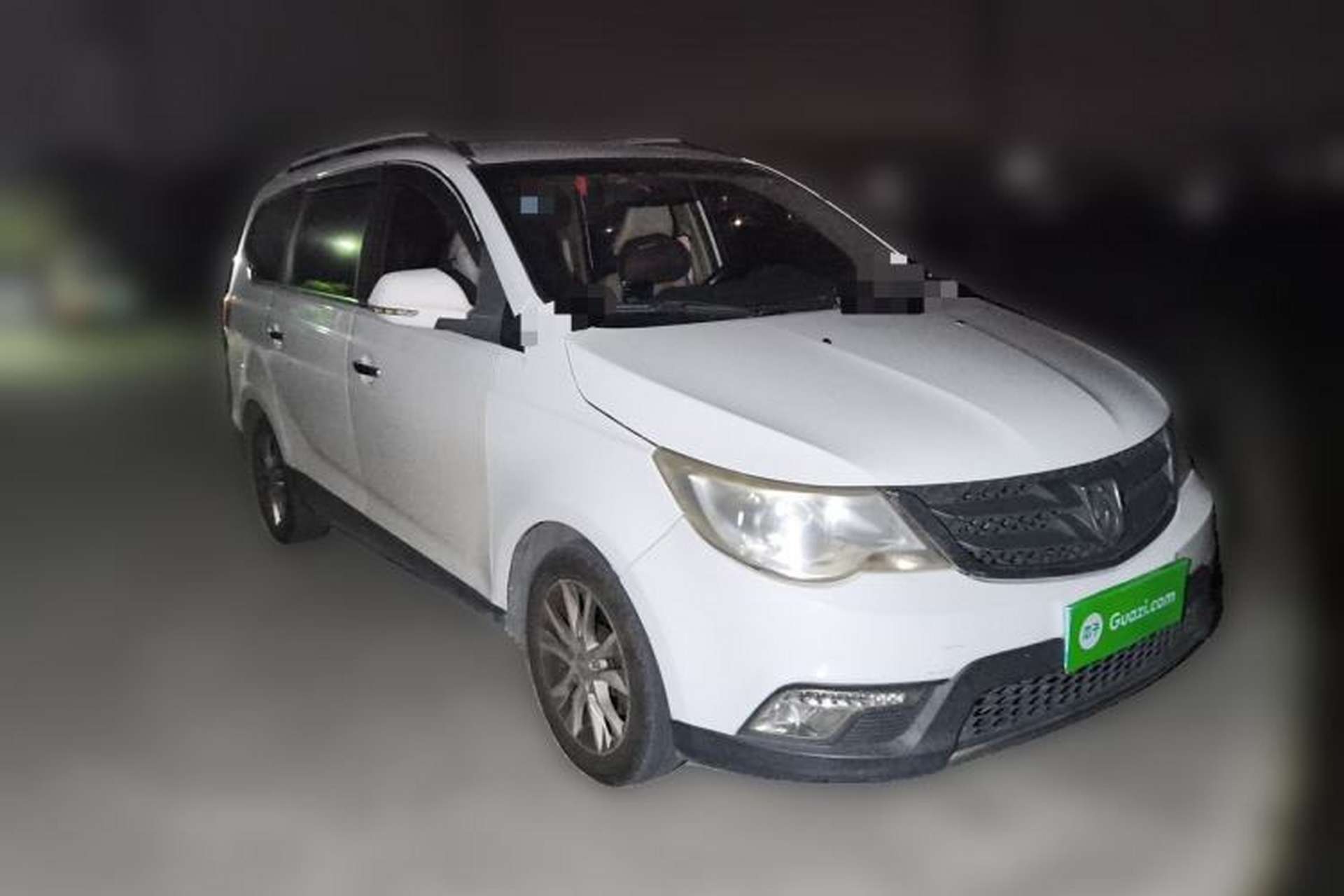 Used Baojun 730 2014 1.5L manual Comfort version 7 seats Front Right 45 Deg