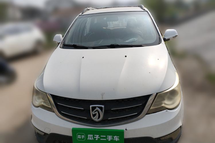 Used Baojun 730 2014 1.8L manual Comfort trim 7-seater Front