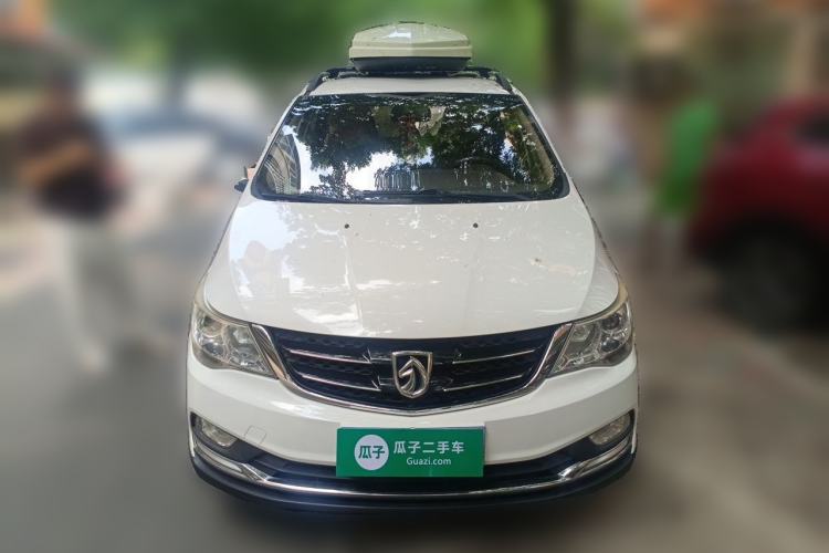 Used Baojun 730 2014 1.5L manual Comfort version 7 seats Front