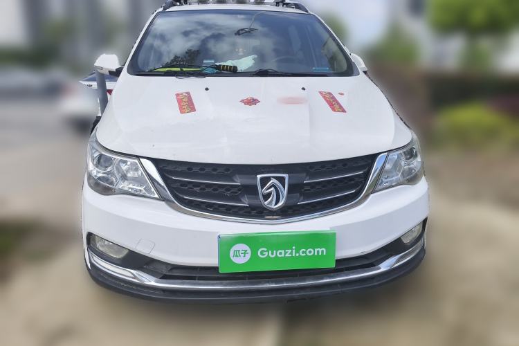 Used Baojun 730 2014 1.5L manual Comfort version 7 seats Front
