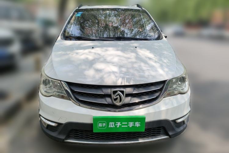 Used Baojun 730 2014 1.5L Manual Luxury Navigation ESP Version 7 Seats Front