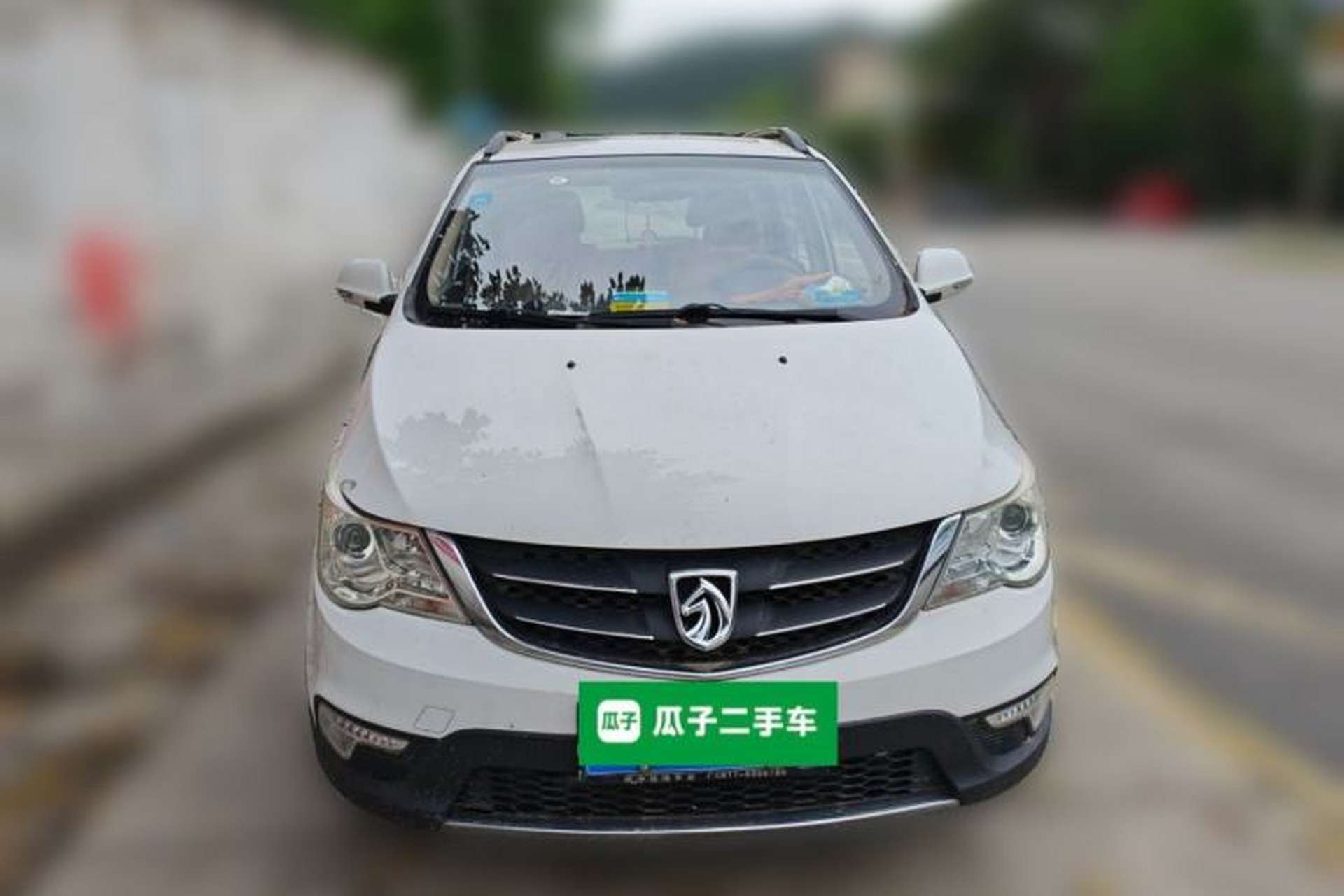 Used Baojun 730 2014 1.5L manual luxury trim 7 seats Front