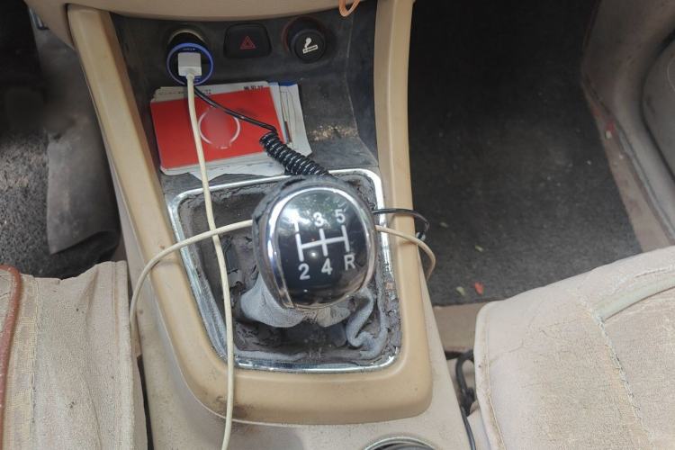 Used Baojun 730 2014 1.5L manual luxury trim 7 seats Gear Lever
