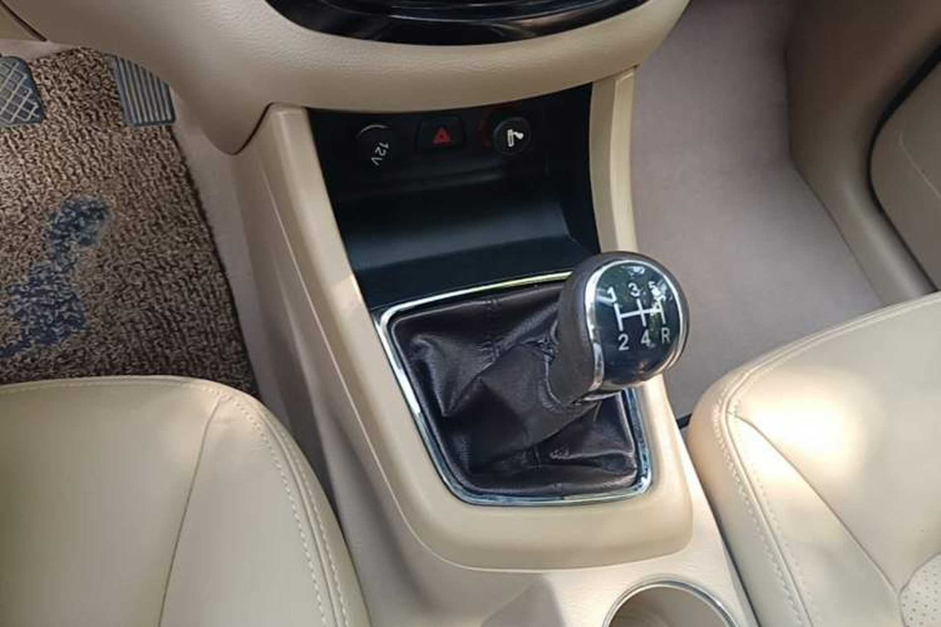 Used Baojun 730 2014 1.5L manual Comfort ESP version 7 seats Gear Lever
