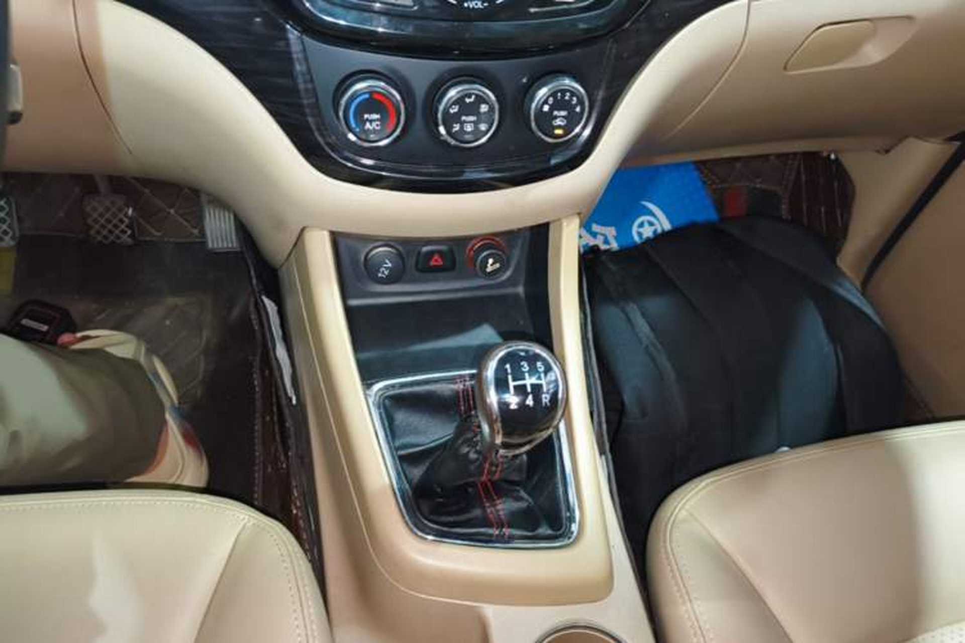Used Baojun 730 2014 1.5L manual Comfort ESP version 7 seats Gear Lever