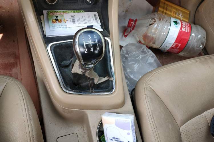Used Baojun 730 2014 1.8L manual Comfort trim 7-seater Gear Lever