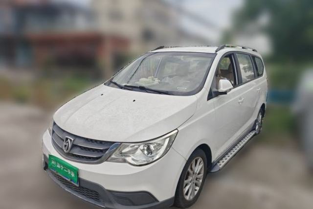 Used Baojun 730 2014 1.5L manual standard trim 7 seats