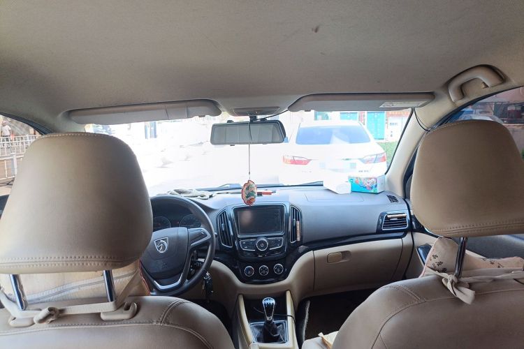 Used Baojun 730 2014 1.5L manual Comfort ESP version 7 seats Headliner
