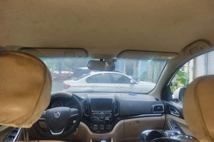 Used Baojun 730 2014 1.5L manual Comfort version 7 seats Headliner