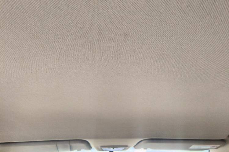 Used Baojun 730 2014 1.5L manual Comfort version 7 seats Headliner