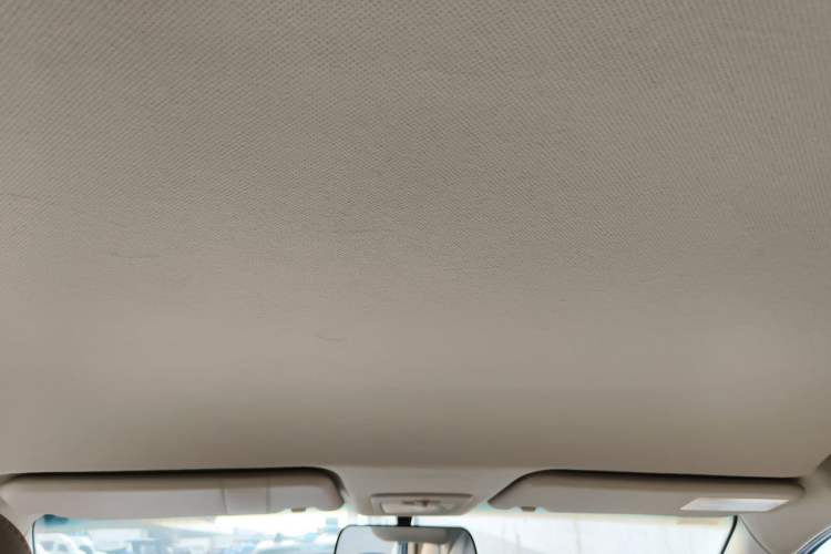 Used Baojun 730 2014 1.5L manual Comfort ESP version 7 seats Headliner