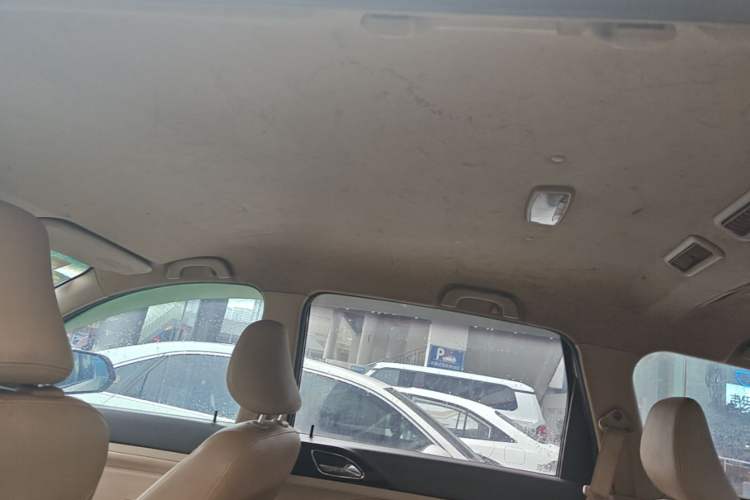 Used Baojun 730 2014 1.8L manual Comfort trim 7-seater Headliner