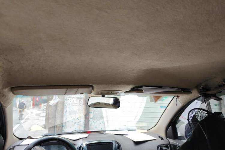Used Baojun 730 2014 1.5L manual Comfort version 7 seats Headliner