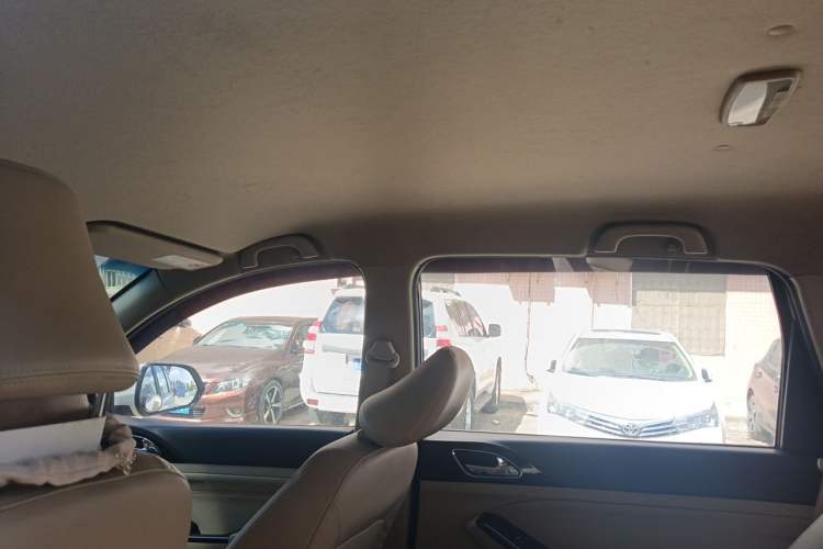 Used Baojun 730 2014 1.5L manual Comfort version 7 seats Headliner
