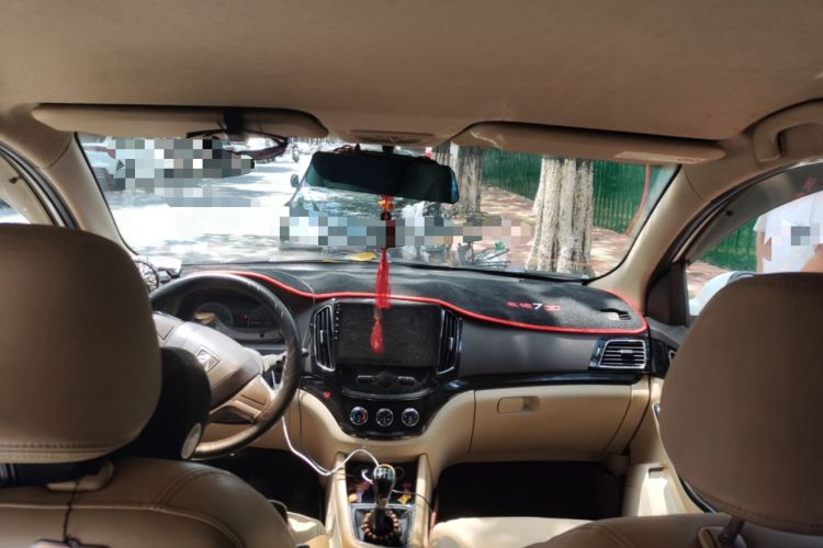 Used Baojun 730 2014 1.5L manual Comfort version 7 seats Headliner