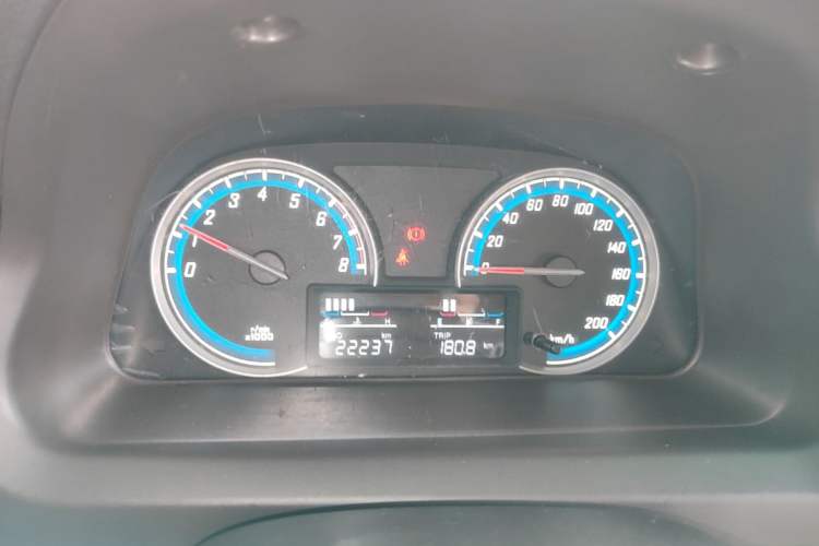Used Baojun 730 2014 1.5L manual standard trim 7 seats Instrument Cluster