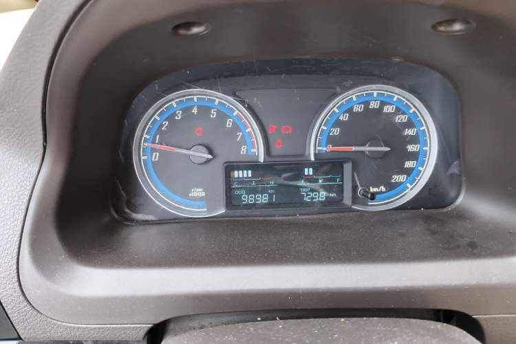 Used Baojun 730 2014 1.5L manual Comfort ESP version 7 seats Instrument Cluster