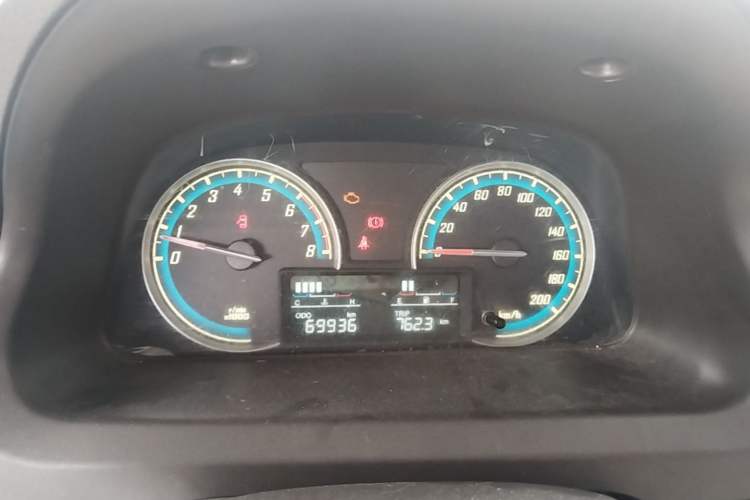 Used Baojun 730 2014 1.5L manual standard version 5 seats Instrument Cluster