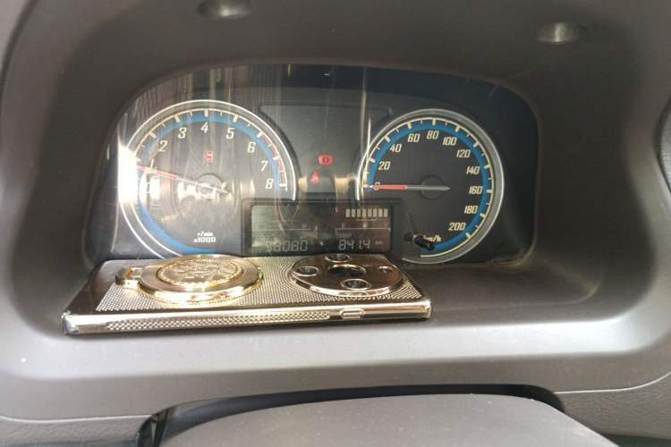 Used Baojun 730 2014 1.5L manual luxury trim 7 seats Instrument Cluster