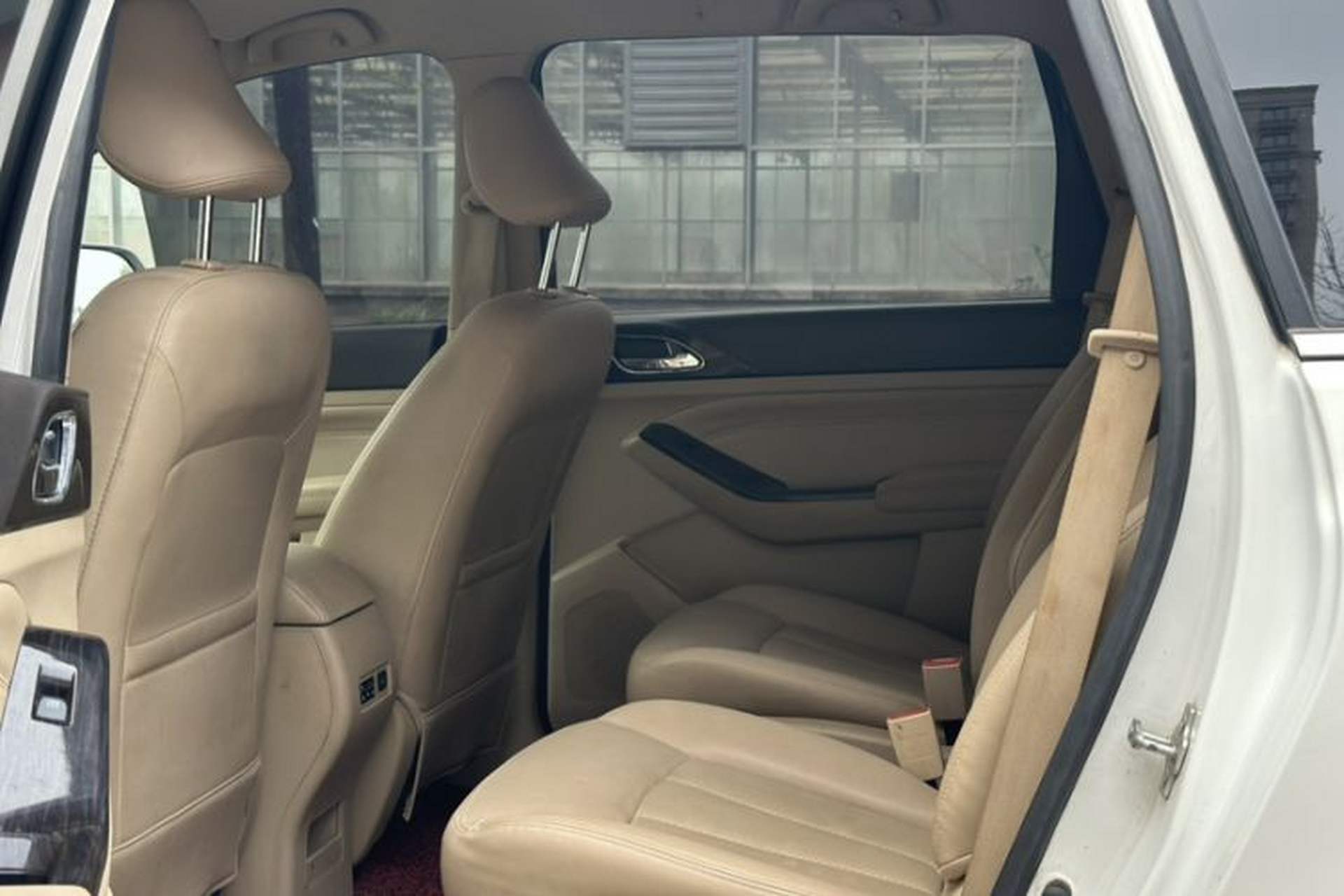 Used Baojun 730 2014 1.5L manual Comfort ESP version 7 seats Interior 10